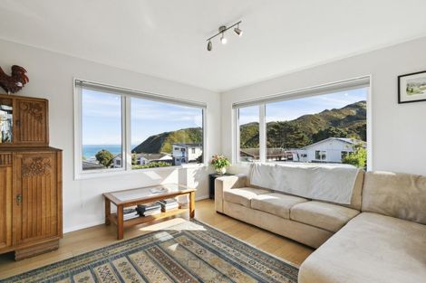 Photo of property in 32 Frobisher Street, Island Bay, Wellington, 6023