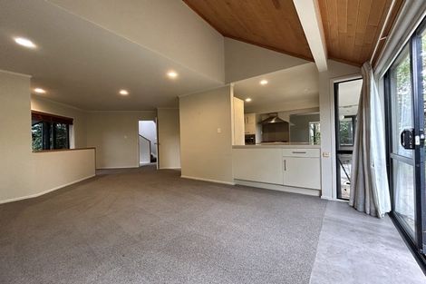 Photo of property in 17a Karetu Road, Greenlane, Auckland, 1051