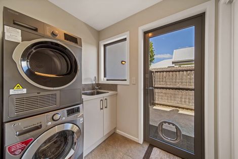 Photo of property in 9 Crown Close, Prebbleton, 7604