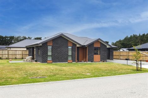 Photo of property in 8 Wykes Place, Amberley, 7410