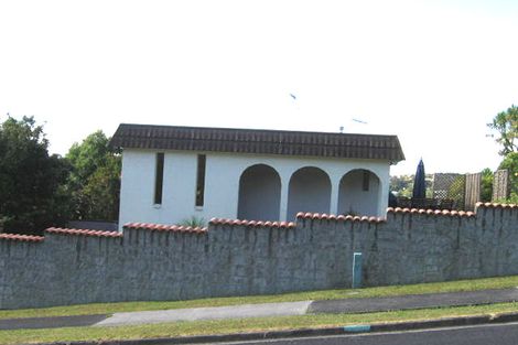 Photo of property in 3 Hollyhock Place, Browns Bay, Auckland, 0630