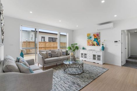 Photo of property in 5 Korowhiti Road, Clarks Beach, 2122