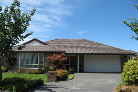 Photo of property in 8 Wiltshire Mews, Avonhead, Christchurch, 8042