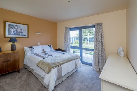 Photo of property in 32 Pratt Avenue, Foxton Beach, Foxton, 4815