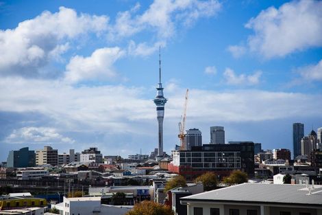 Photo of property in 2n/20 Charlotte Street, Eden Terrace, Auckland, 1021
