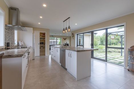 Photo of property in 11 Rathbone Street, Waipawa, 4210