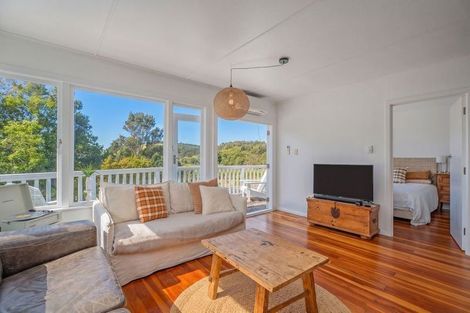 Photo of property in 4 Ocean Beach Road, Tairua, 3508