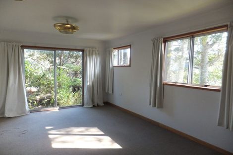 Photo of property in 35-37 Lone Kauri Road, Karekare, New Lynn, 0772