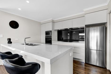 Photo of property in 49 Links Drive, Waiwhakaiho, New Plymouth, 4312