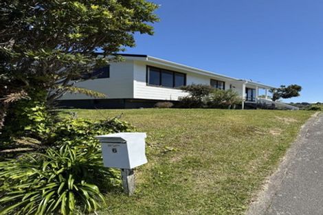 Photo of property in 6 Wisteria Grove, Maungaraki, Lower Hutt, 5010