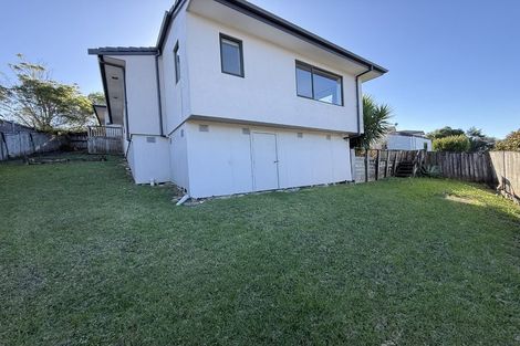 Photo of property in 11 Trotting Terrace, Fairview Heights, Auckland, 0632