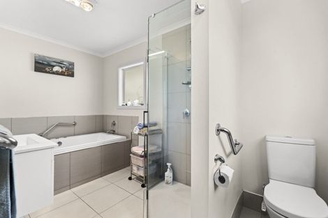 Photo of property in 4b Clerke Place, Marfell, New Plymouth, 4310