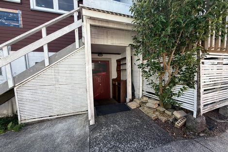 Photo of property in 92a Forrest Hill Road, Forrest Hill, Auckland, 0620