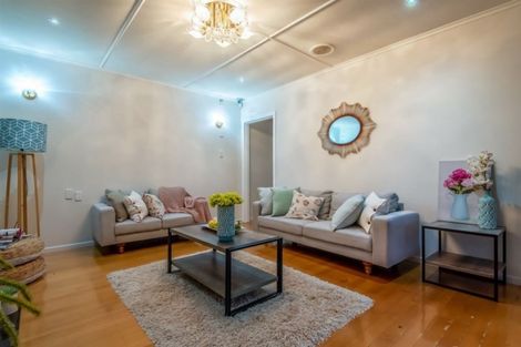 Photo of property in 12 Pomaria Road, Henderson, Auckland, 0610