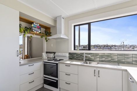 Photo of property in 1-2/8a Douglas Street, Highfield, Timaru, 7910