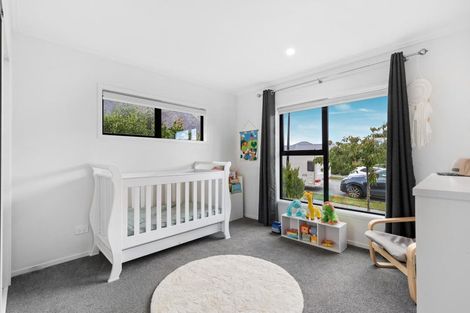 Photo of property in 12 Shepherd Road, Jacks Point, Queenstown, 9371