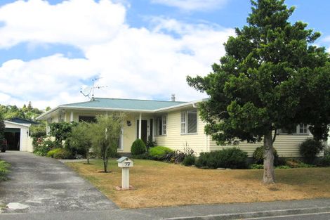 Photo of property in 14 Roband Crescent, Brown Owl, Upper Hutt, 5018