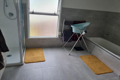 Photo of property in 71 West Harbour Drive, West Harbour, Auckland, 0618