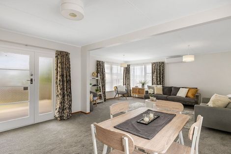 Photo of property in 98 Driver Crescent, Cannons Creek, Porirua, 5024