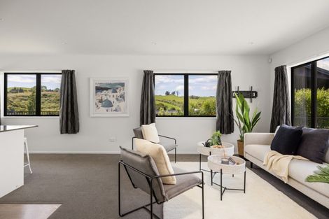 Photo of property in 22 Hayward Place, Ohauiti, Tauranga, 3112