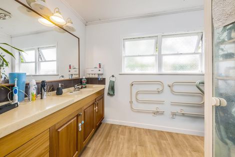 Photo of property in 14 Snell Avenue, Papakura, 2110