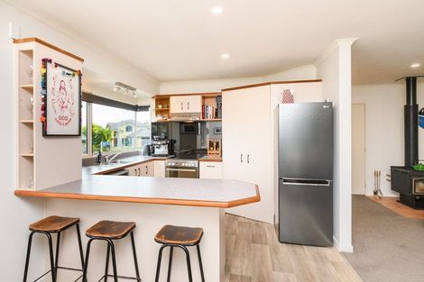 Photo of property in 3 Ursula Drive, Feilding, 4702