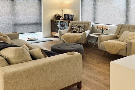 Photo of property in 53a Sunnyside Road, Sunnyvale, Auckland, 0612