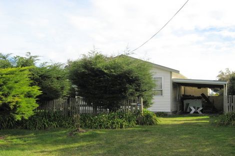Photo of property in 670 Waikawa Beach Road, Waikawa Beach, Manakau, 5573