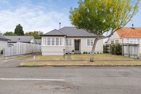 Photo of property in 49 Ihle Street, Terrace End, Palmerston North, 4410