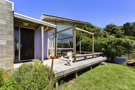 Photo of property in 4 Tangahoe Street, Paekakariki, 5034