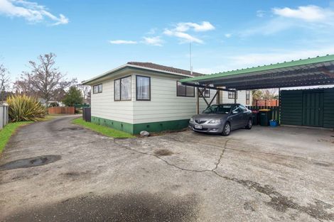 Photo of property in 15 Matthew Place, Kawaha Point, Rotorua, 3010