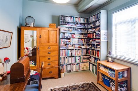 Photo of property in 14 Enfield Road, Hospital Hill, Napier, 4110