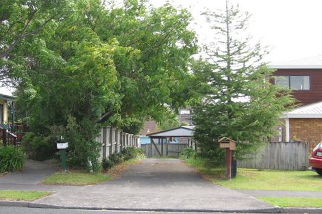 Photo of property in 115 Marina View Drive, West Harbour, Auckland, 0618