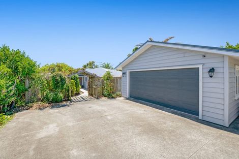 Photo of property in 14 Tiri Road, Manly, Whangaparaoa, 0930
