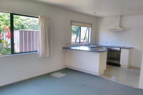 Photo of property in 10 Elvira Place, Ranui, Auckland, 0612