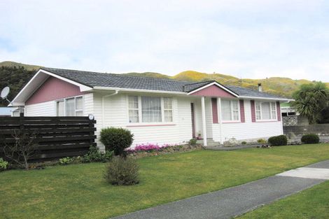 Photo of property in 16 Berkeley Road, Wainuiomata, Lower Hutt, 5014