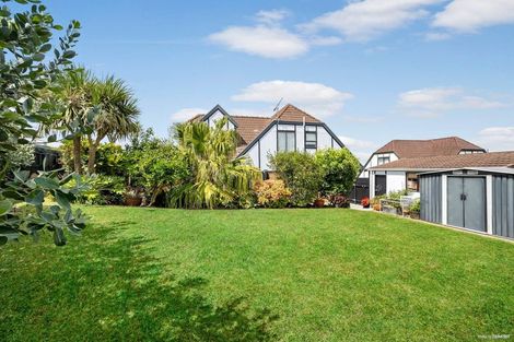 Photo of property in 4 Citation Way, Botany Downs, Auckland, 2010