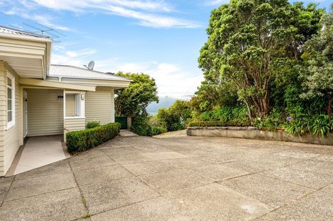 Photo of property in 111 Miromiro Road, Normandale, Lower Hutt, 5010