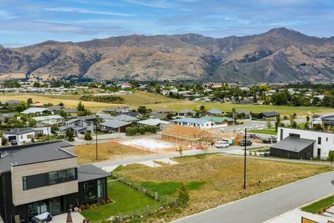 Photo of property in 10 Tuke Lane, Wanaka, 9305