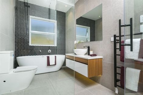 Photo of property in 60 Schoolside Road, Kumeu, 0810