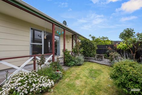 Photo of property in 38b Palmer Crescent, Silverstream, Upper Hutt, 5019
