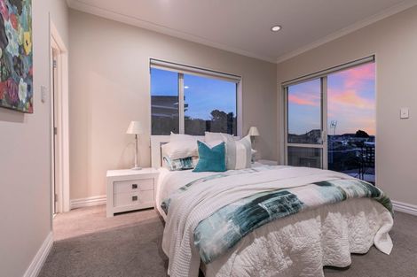 Photo of property in 188 Whangaparaoa Road, Red Beach, 0932