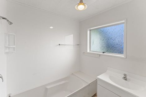 Photo of property in 20 Shera Street, Acacia Bay, Taupo, 3330