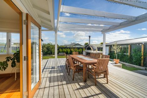 Photo of property in 2 Alma Place, Milson, Palmerston North, 4414