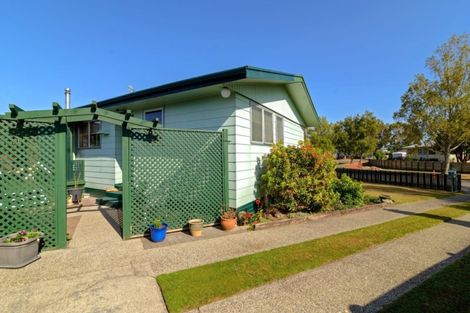 Photo of property in 25 Matthew Place, Kawaha Point, Rotorua, 3010