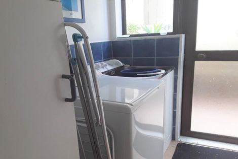 Photo of property in 1/40 Rothesay Bay Road, Rothesay Bay, Auckland, 0630