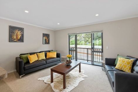 Photo of property in Te Kakariki Apartments, 7/8 Wellington Road, Paekakariki, 5034