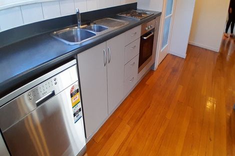 Photo of property in 13 Vandeleur Avenue, Birkdale, Auckland, 0626