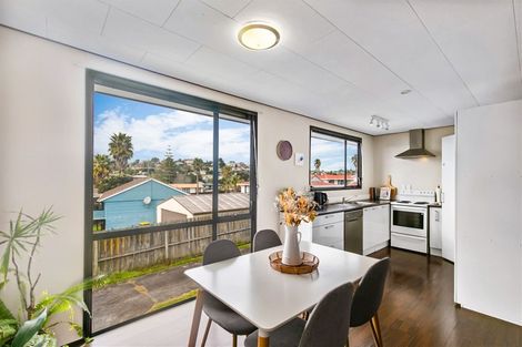 Photo of property in 1/31 Caribbean Drive, Unsworth Heights, Auckland, 0632