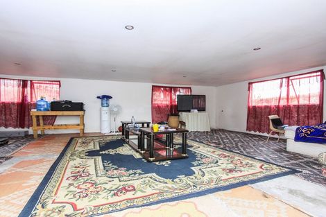 Photo of property in 50 Kelman Road, Kelston, Auckland, 0602